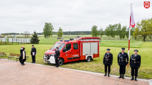 Uroczyste przekazania lekkiego pojazdu ratowniczo-gaśniczego dla OSP Łoniów